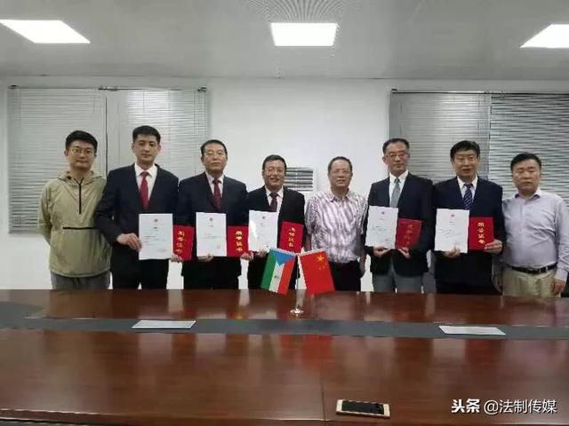 张军平书画家艺术简介