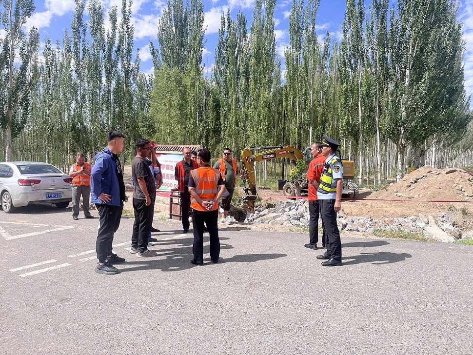 1、2024年7月22日，在S307线与公路养护部门开展联合排查.JPG