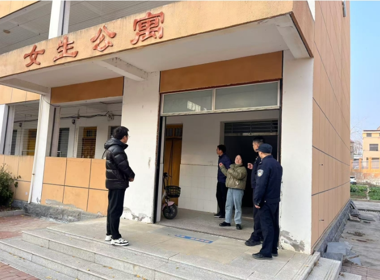 12111733913689451228.png screenshot-1733913671747.png