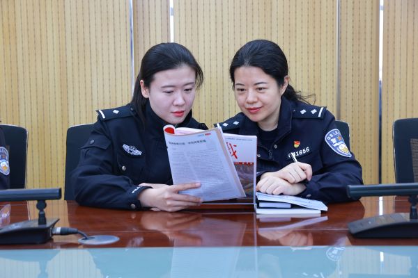 03071741348729321103.jpg 女警分享经典语录.JPG