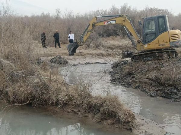 03211742549378201935.jpg 清理灌渠5.jpg