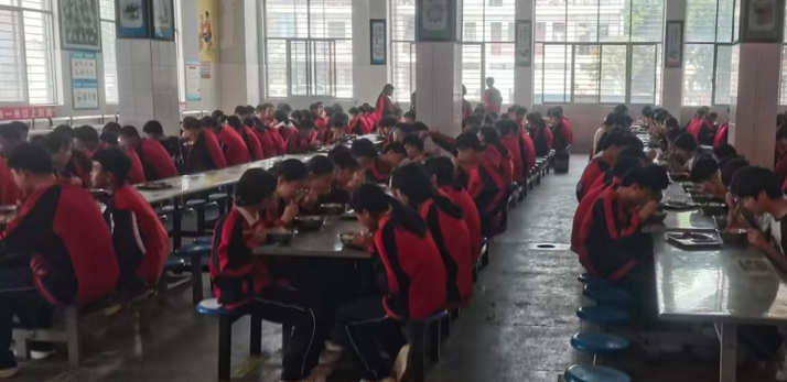 屏幕截图 2025-04-09 195445.png