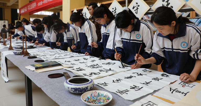 屏幕截图 2025-04-15 202704.png