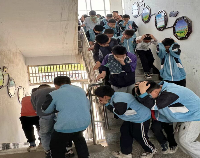 屏幕截图 2025-04-23 160322.png