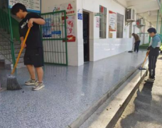 枣阳市第二职业高级中学开展“卫生运动进行时”主题大扫除活动