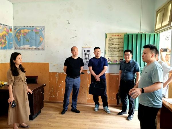 图为 实地查看双拥文化活动场地及现有设施现场（成远江 摄）.jpg