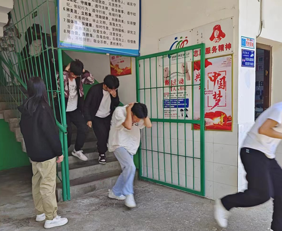 屏幕截图 2025-05-12 223745.png