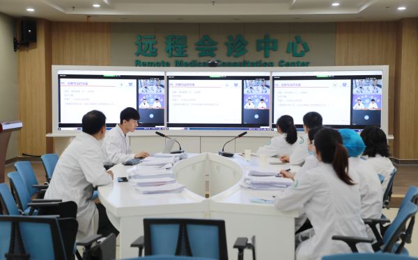 远程会诊现场。胡珺 摄.JPG