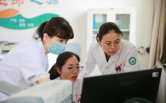 绝经后反复腹痛千万别忽视！59岁女性宫腔积脓险酿 第一师医院专家提醒：老年女性需定期妇科检查