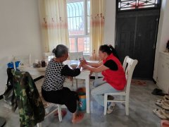 志愿入户讲知识  “扫黄打非”净乡风