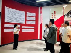 廉润初心 清风铸魂——塔里木中学党支部组织开展“党旗映天山”主题党日活动