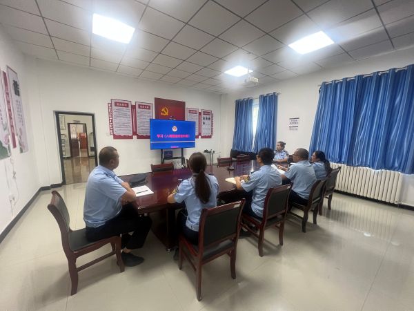 07161752672044451065.jpg 图片1:特克斯执法大队组织专题学习.jpg