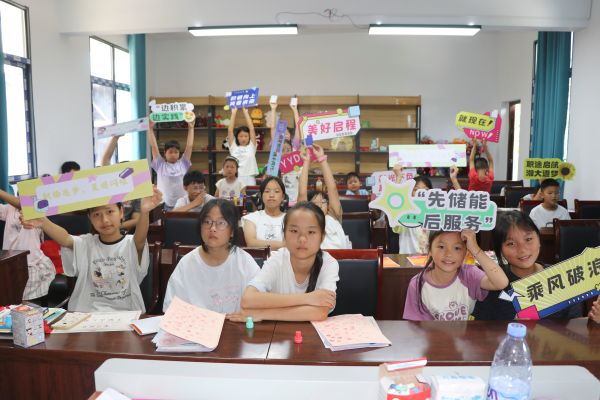 07211753100295956973.jpg 图为知识竞赛现场.jpg