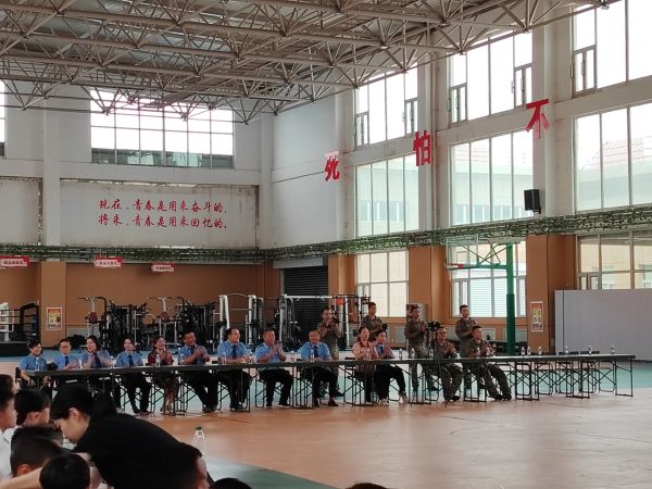 08011754044727572796.jpg 出席领导.jpg