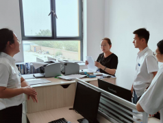 送政策精指导促和谐 十团社保所规范企业参保行为