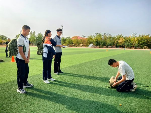 08211755775660955019.jpg 打背包照片4.jpg