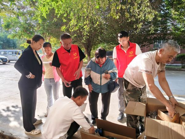 08251756108972329289.jpg 2.jpg