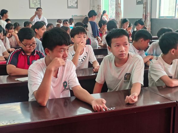 09101757498893918149.jpg 接种结核菌素后观察反应结果等待中.jpg