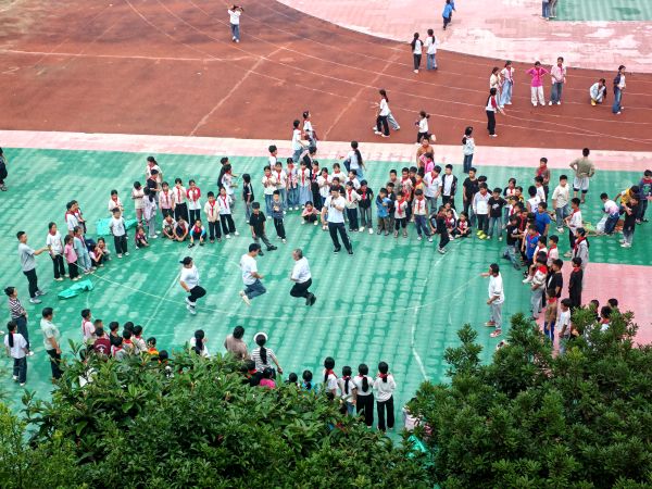 9月10日从江县东朗镇第二小学开展集体跳绳活动庆教师节活动.jpg