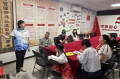 召开社区“青苗绿议会”，规范青少年队伍建设