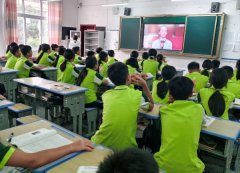 从江二中组织集中收看“弘扬伟大战争精神 做光荣自豪中国人”全国大中小学生同上一堂思政大课