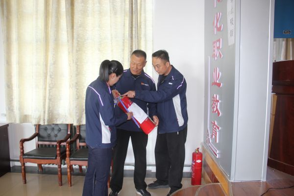 天筑职业技能培训学校开展节前消防安全检查1.jpg
