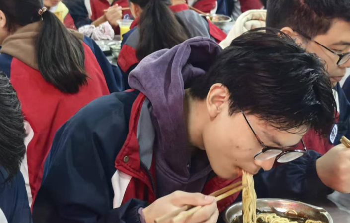 屏幕截图 2025-10-17 193014.png