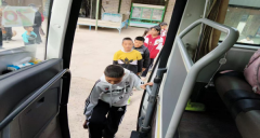 专线公交解民忧 安全接送护学途