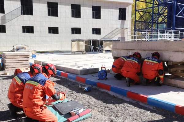 3 顶撑预制板.jpg