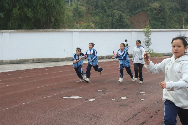 11211763723216653652.jpg 4X100交接接力棒.JPG