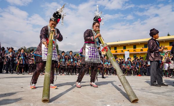 2025年12月20日，在贵州省从江县高增乡美德村，侗族群众在参加芦笙笛比响赛。 (3).jpg