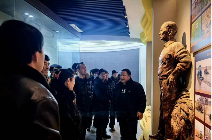 12231766493526855112.png 2025122317664648125973084.png