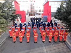 卡若消防救援机动大队举行挂牌仪式