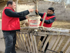 托万塔尕克村：情暖五保户 暖心帮扶解民忧