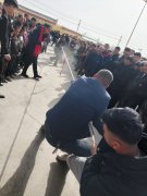 吐木秀克镇曲达村：开展“运动展风采·邻里乐翻天”趣味运动会拔河排球比赛