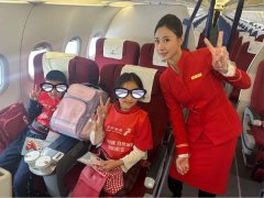 姐姐式服务”圈粉小旅客：深航客舱里的温暖约定